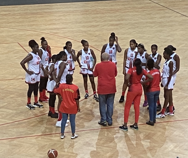 Senhoras do Basquetebol começam “Liga Azule” com Vitória