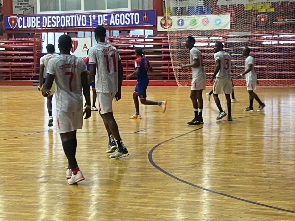 Agostinos vencem GDB no Torneio de Abertura  em Andebol sênior