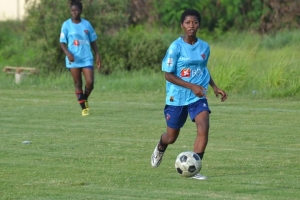 Duelo fraterno na abertura do provincial de futebol feminino 